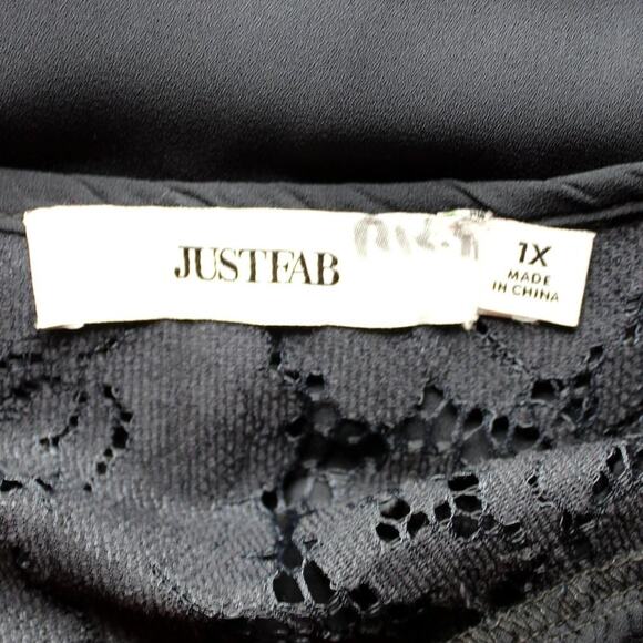 JustFab Black Blouse with Floral Lace Detail Size 1X NWT - Picture 8 of 11
